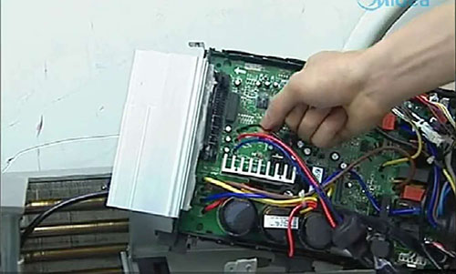 苏尼特右美的空调电话是多少